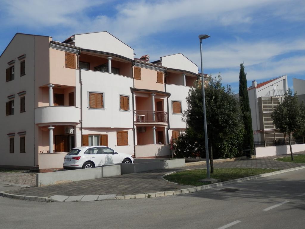 Apartments Nautica II Novigrad Istria Exteriör bild